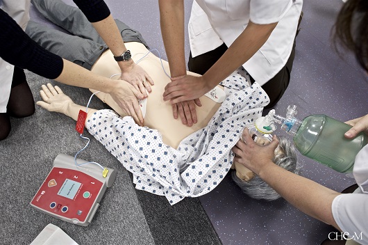 L'infirmier à domicile seul face à l'urgence (immersion clinique)